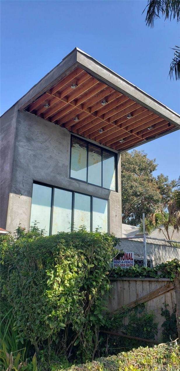 1437 Cabrillo Avenue - Photo 1