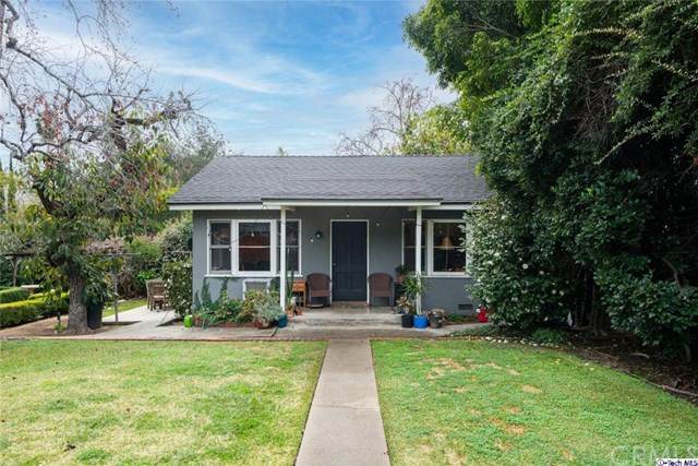 1954 Oakwood Street - Photo 1
