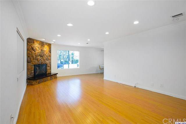 544 Cypress Avenue - Photo 1