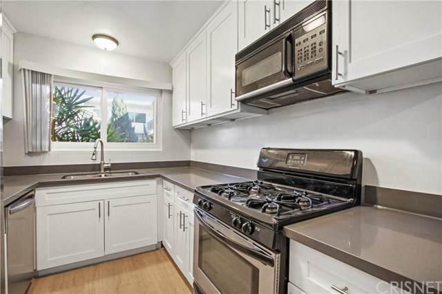 221 Buckthorn Street - Photo 1