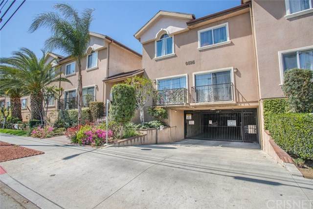 6525 Woodman Avenue - Photo 1