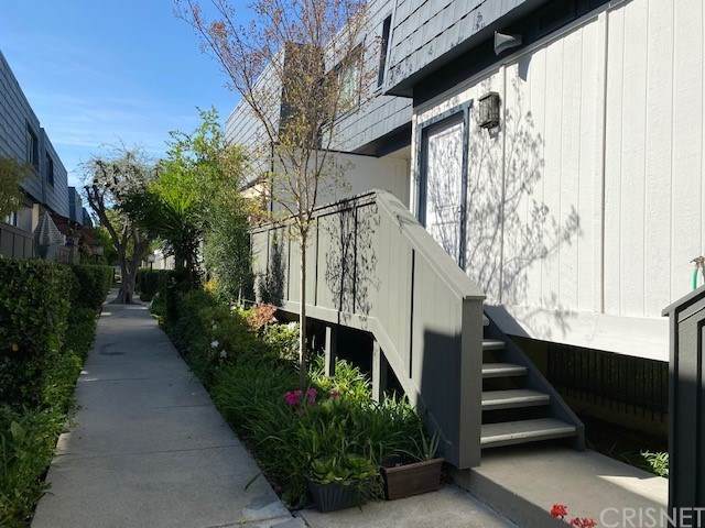 18550 Hatteras Street - Photo 1