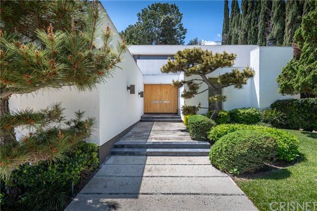 3843 Longridge Avenue - Photo 1