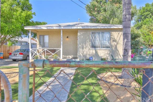 1413 Mott Street - Photo 1