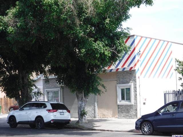 711 Vernon Avenue - Photo 1