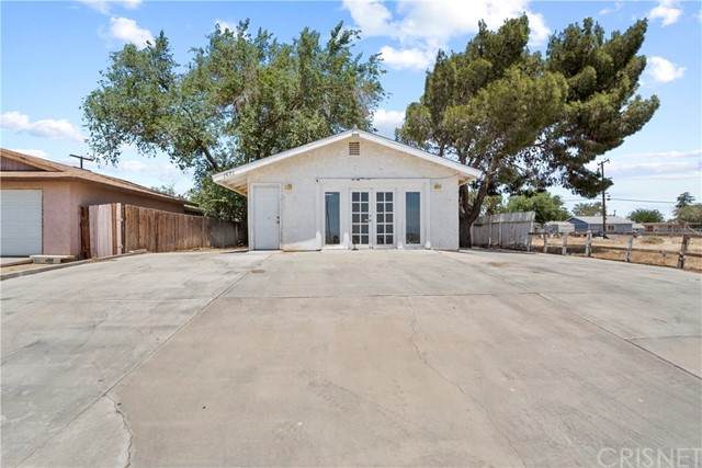 1571 Rosamond Boulevard - Photo 1
