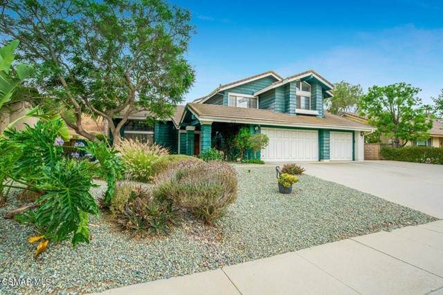 870 Lynnmere Drive - Photo 1