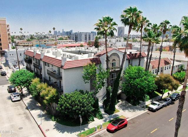 102 Manhattan Place - Photo 1