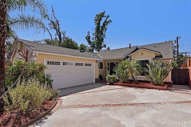 13206 Aetna Street - Photo 1