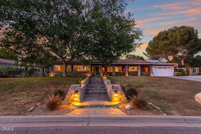 815 Oakwood Street - Photo 1