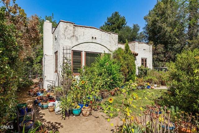 305 Oak Street - Photo 1