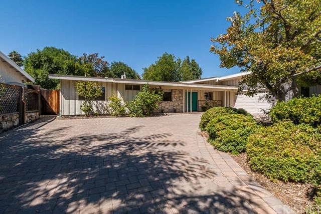 5453 Fenwood Avenue - Photo 1