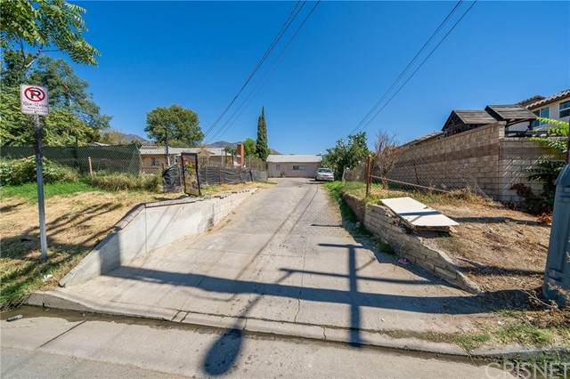 13148 Gladstone Avenue - Photo 1