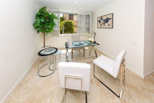 5301 Balboa Boulevard - Photo 1