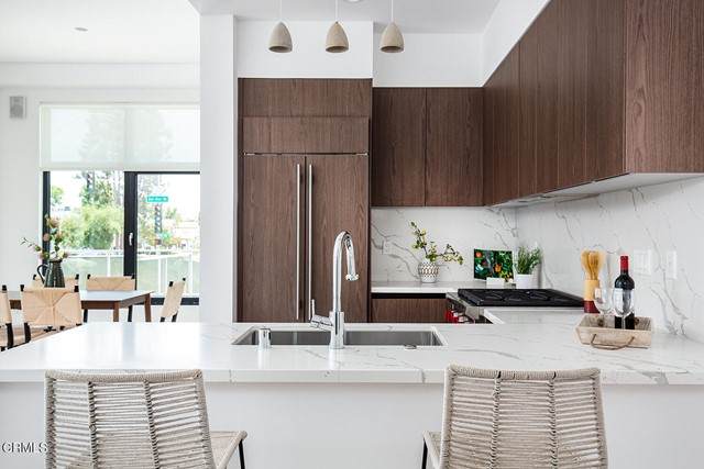 399 Del Mar Boulevard - Photo 1