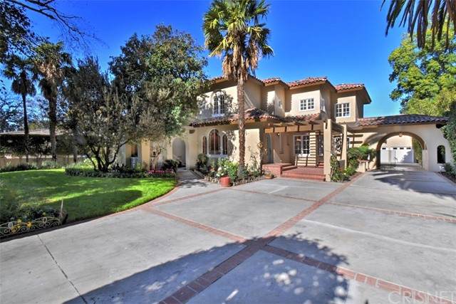 13457 Chandler Boulevard - Photo 1