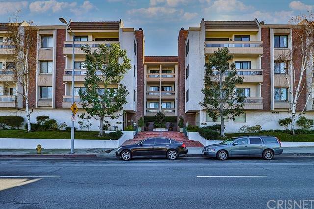 17130 Burbank Boulevard - Photo 1