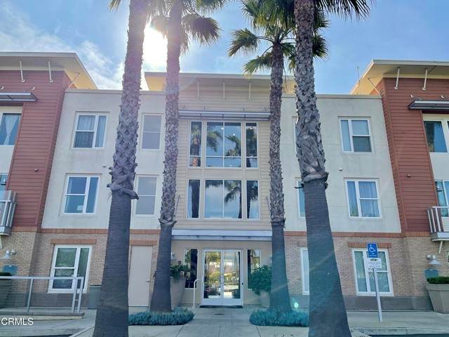 1901 Victoria Avenue - Photo 1