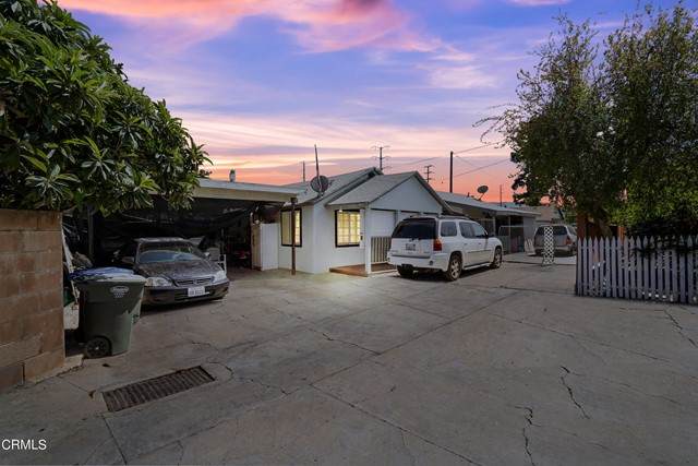 726 5th Street - Photo 1