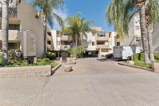 5325 Newcastle Avenue - Photo 1