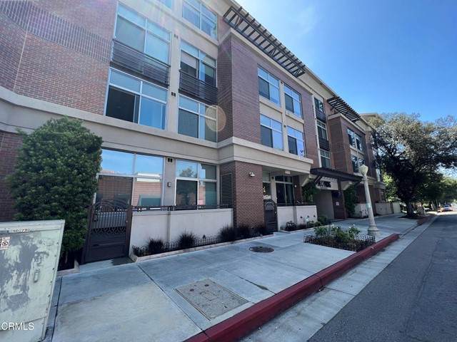 840 Green Street - Photo 1