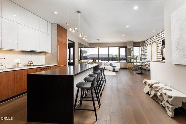388 Cordova Ph3 - Photo 1