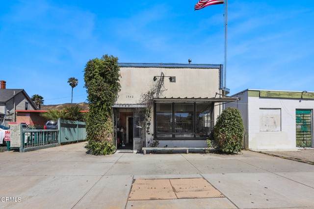 1540 Ventura Avenue - Photo 1
