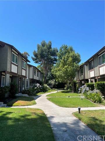 19036 Archwood Street - Photo 1