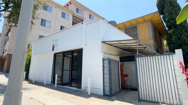 1814 Temple Street - Photo 1