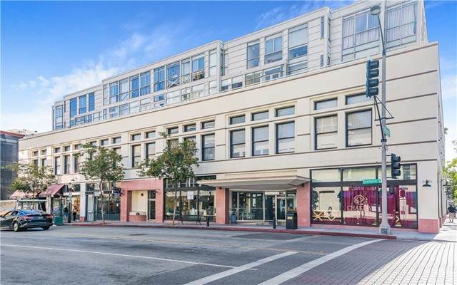 35 Raymond Avenue - Photo 1