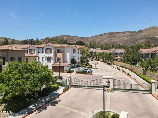 461 Country Club Drive - Photo 1