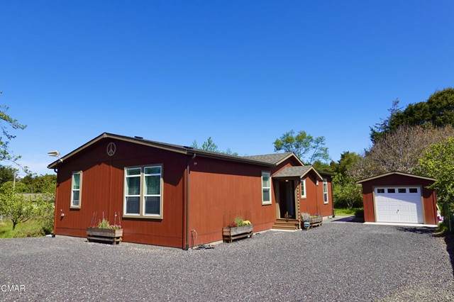 1421 Oak Street - Photo 1