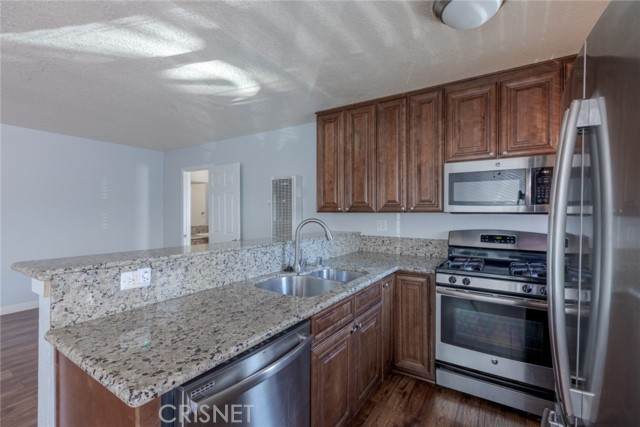 18530 Hatteras Street - Photo 1