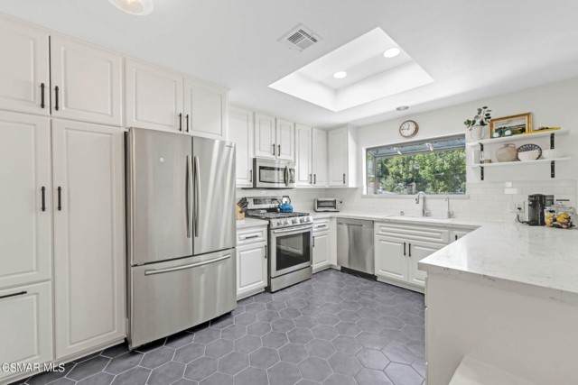 1924 Barrington Avenue - Photo 1