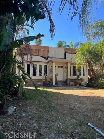 5015 Noble Avenue - Photo 1