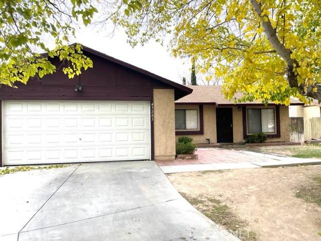 43203 Crestwood Court - Photo 1