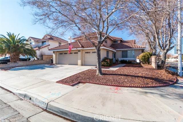 44559 Aspen Street - Photo 1