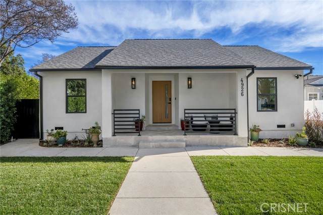 4926 Greenbush Avenue - Photo 1