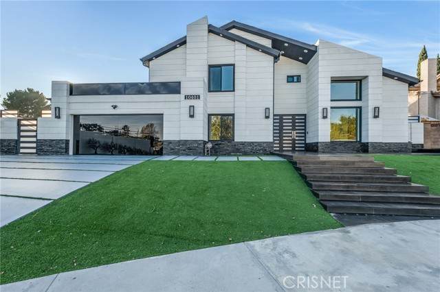 10401 Jellico Avenue - Photo 1