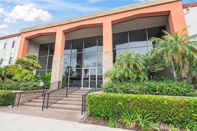 400 Acacia Avenue - Photo 1