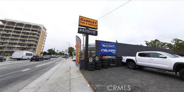 900 San Fernando Boulevard - Photo 1