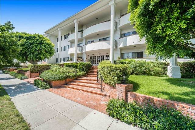 521 Montana Avenue - Photo 1