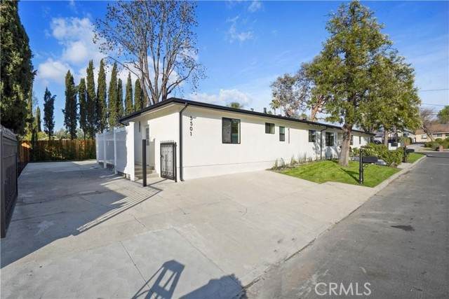 5501 Beckford - Photo 1