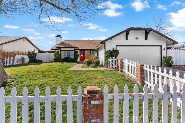 37925 Maureen Street - Photo 1