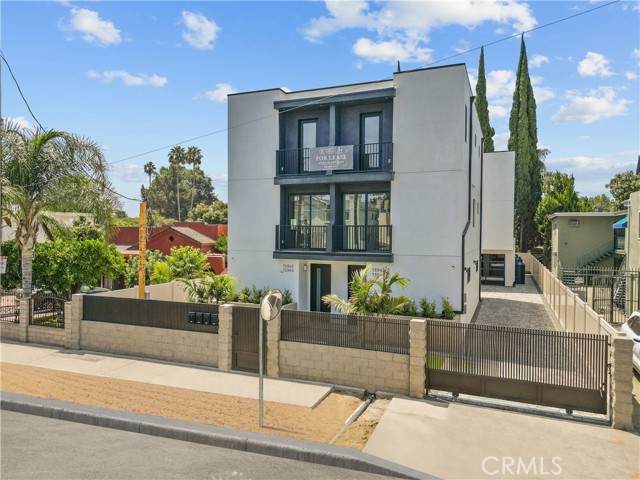 13942 Vanowen - Photo 1