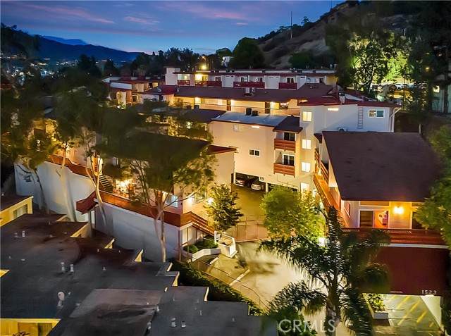 1523 Windsor - Photo 1