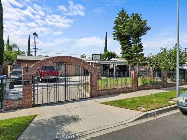 11819 Chivers Avenue - Photo 1