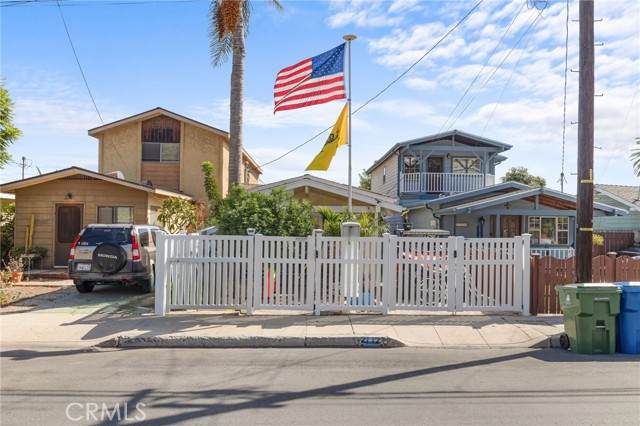 2712 Carolina - Photo 1