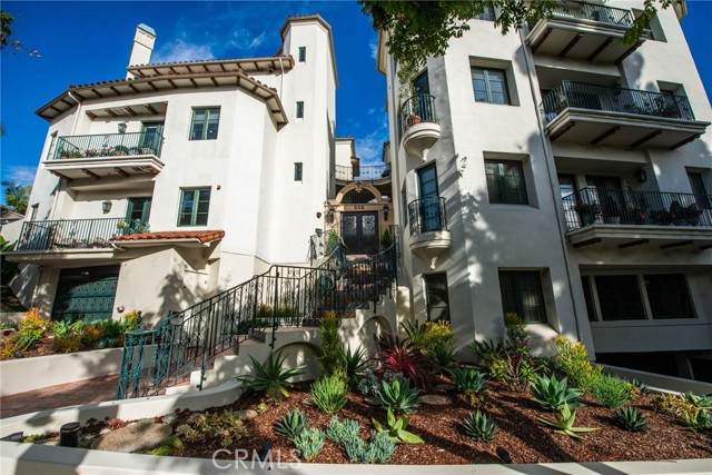 558 Hillgreen Drive - Photo 1