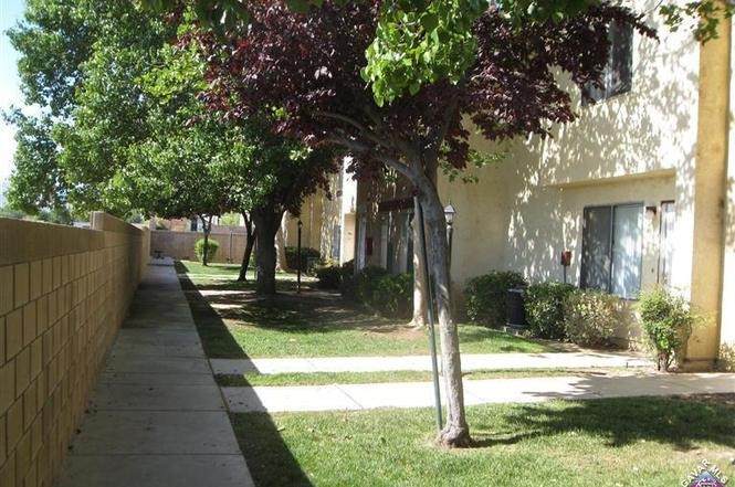 1750 Avenue Q14 - Photo 1